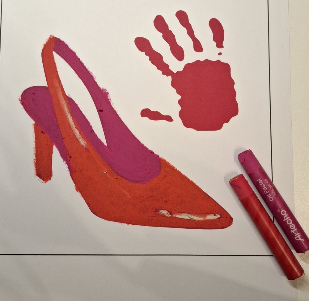 attività laboratorio 25 novembre per ragazzi, scarpe rosse a graffito. piano di lavoro dettagliato